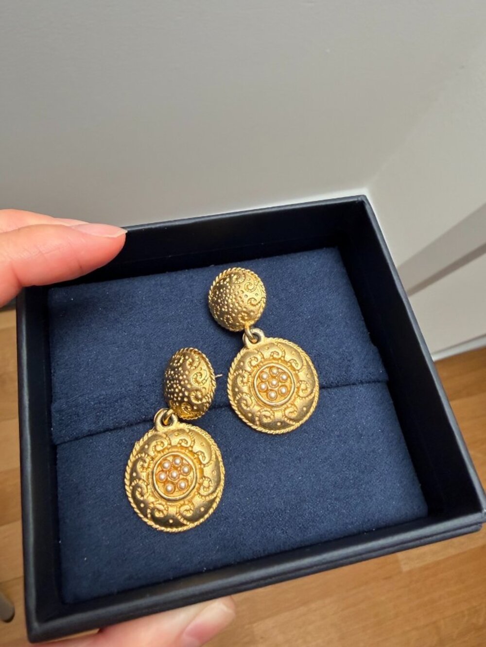 Vintage Style Gold-Tone Pearl Drop Earrings
